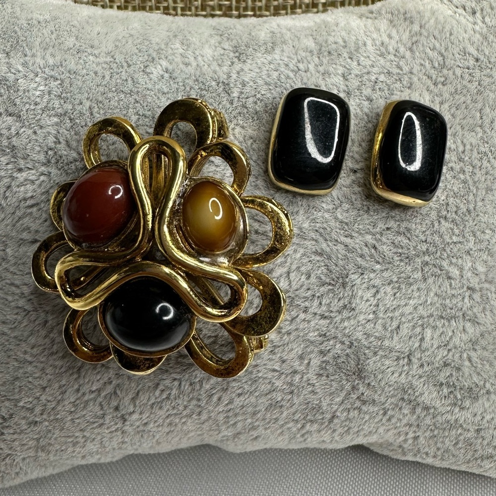 Vintage Brooch and Matching Earrings